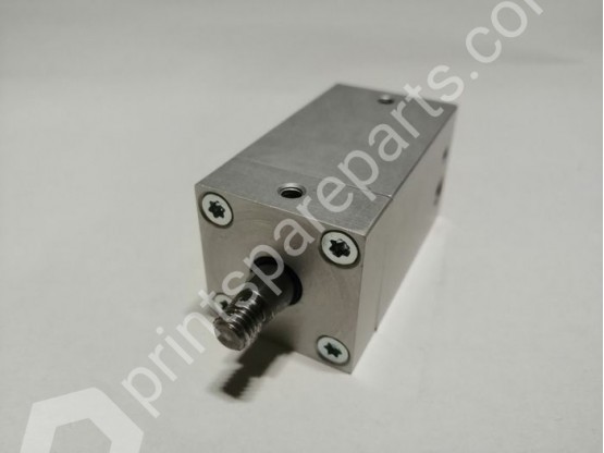 Pneumatic cylinder 