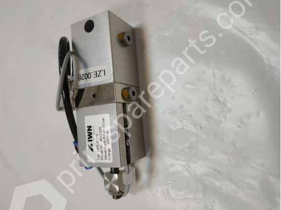 Pneumatic cylinder