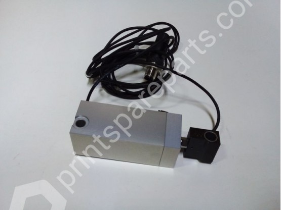 Pneumatic cylinder